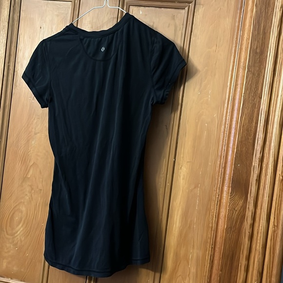 Lululemon t-shirt - Picture 2 of 4